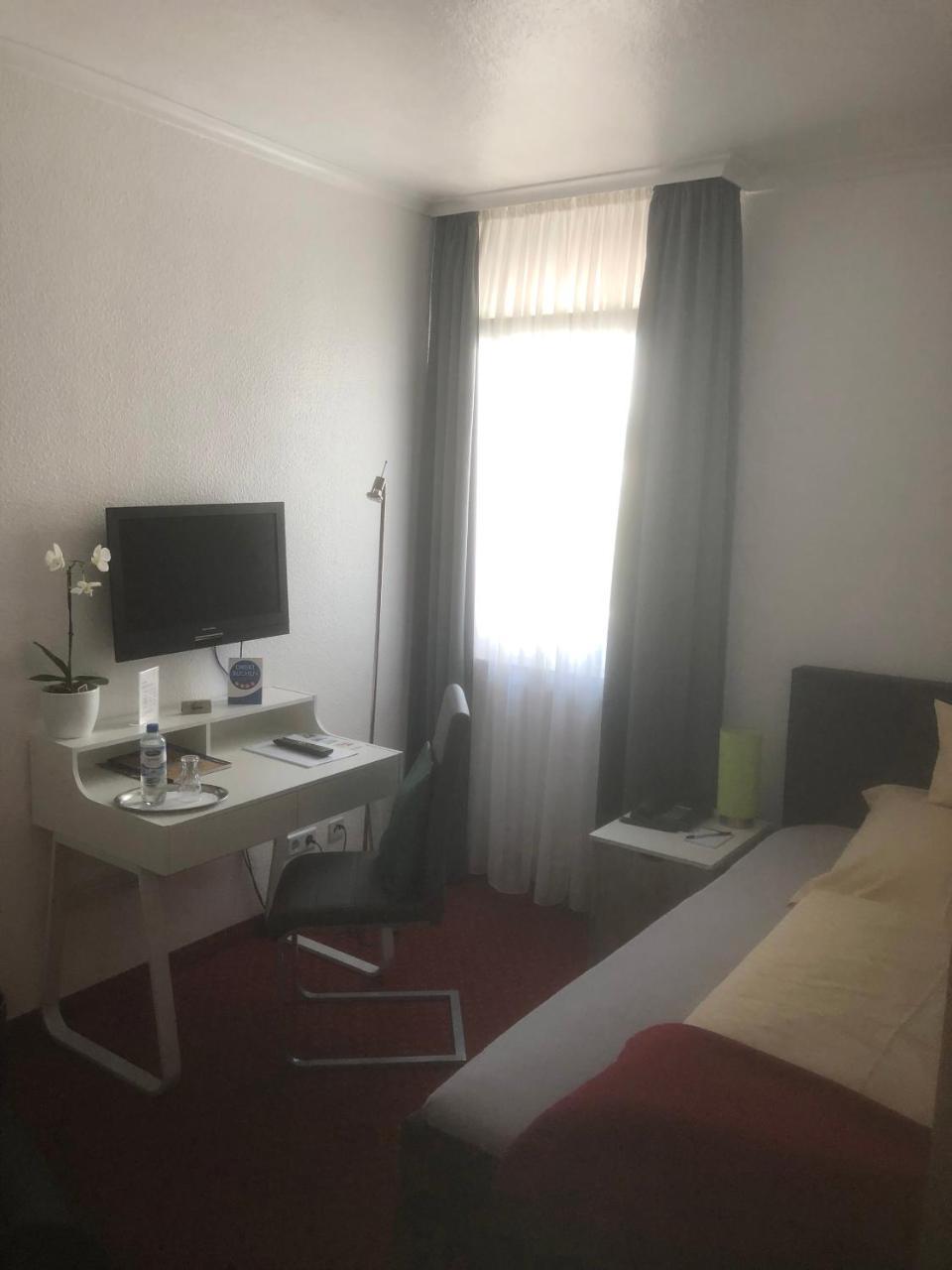 Hotel Sechzehn Λεβερκούζεν Εξωτερικό φωτογραφία
